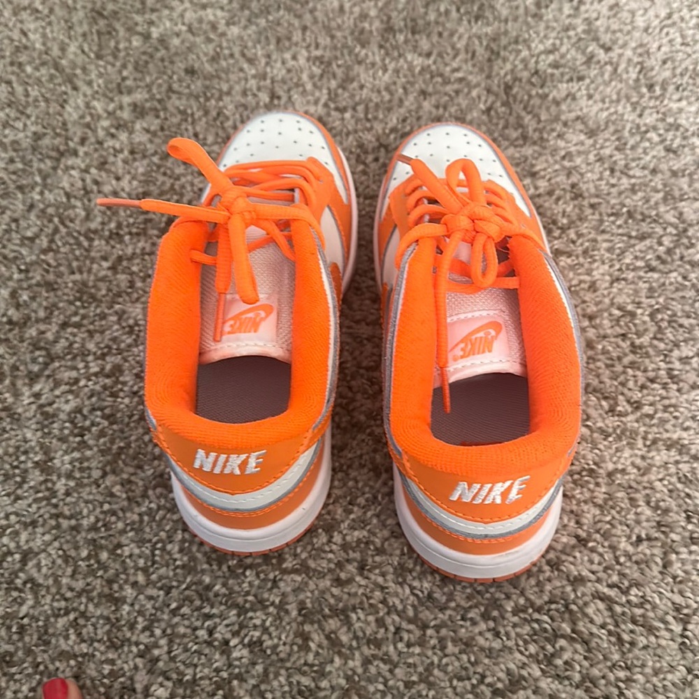 Nike low dunks